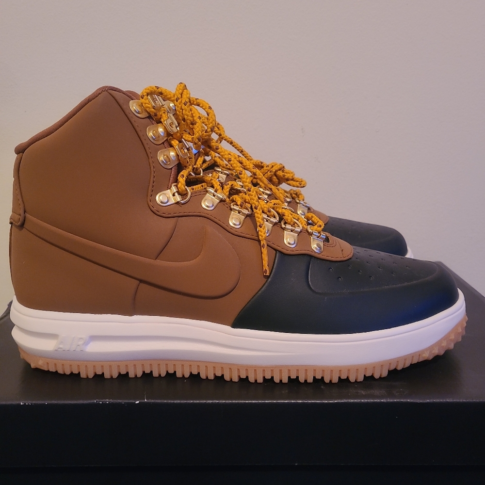 Nike Lunar Air Force 1 Duckboot. The master of utility sportboots, nike is very